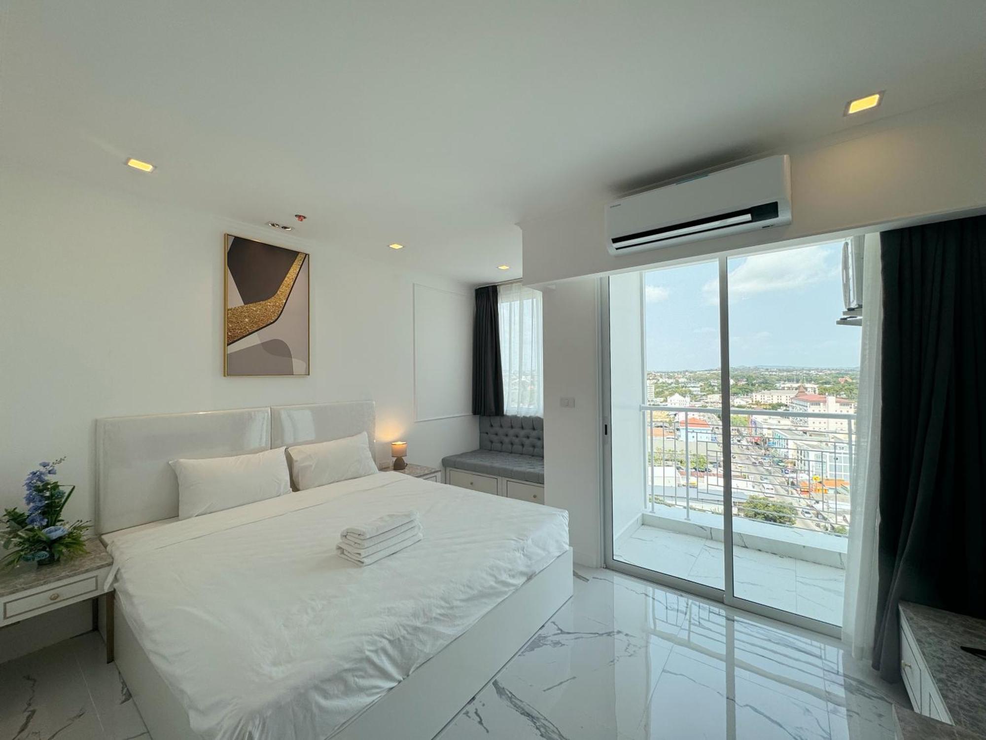 The Empire Chic Residence Jomtien & Yahaha Exteriör bild
