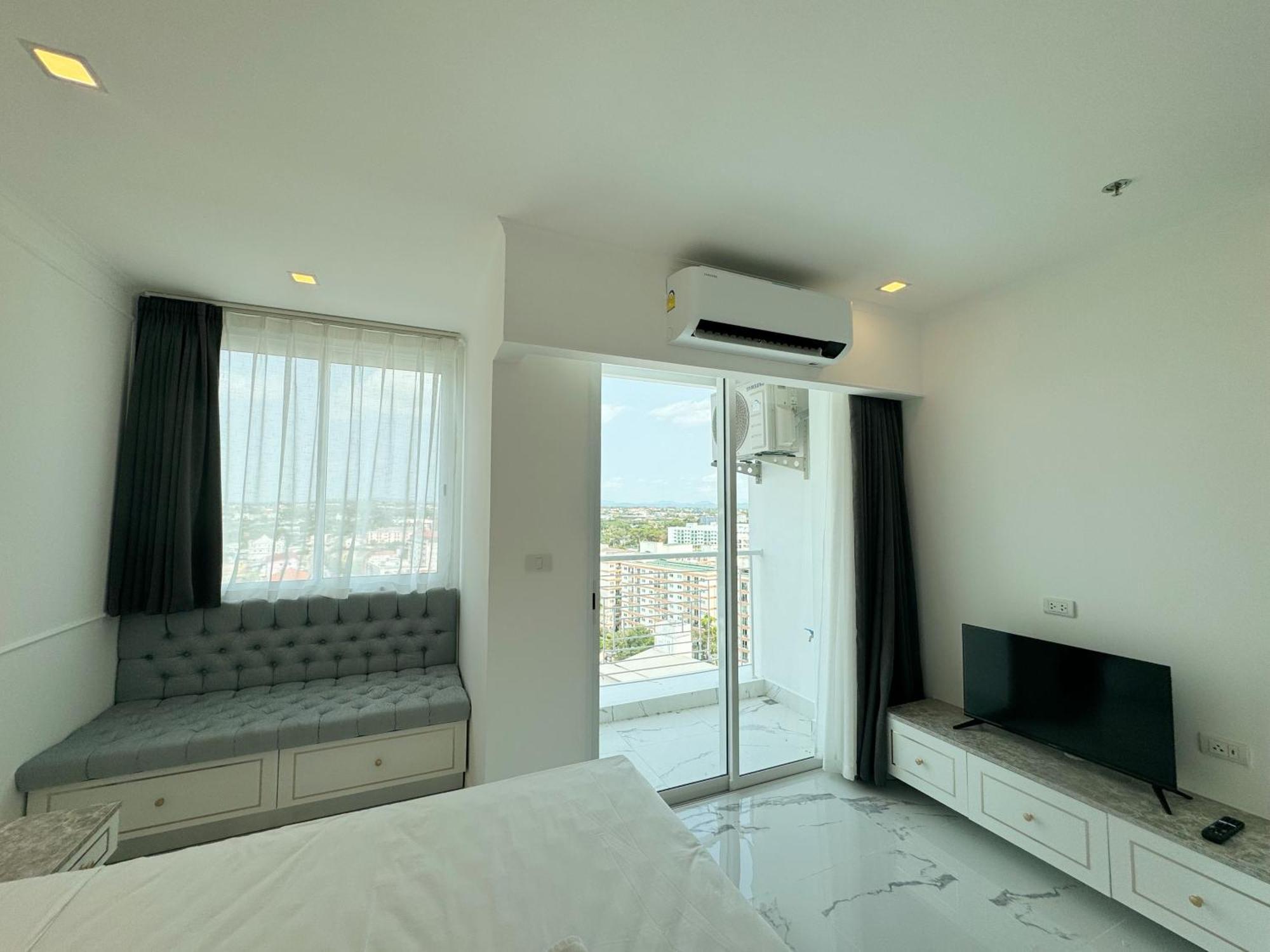 The Empire Chic Residence Jomtien & Yahaha Exteriör bild