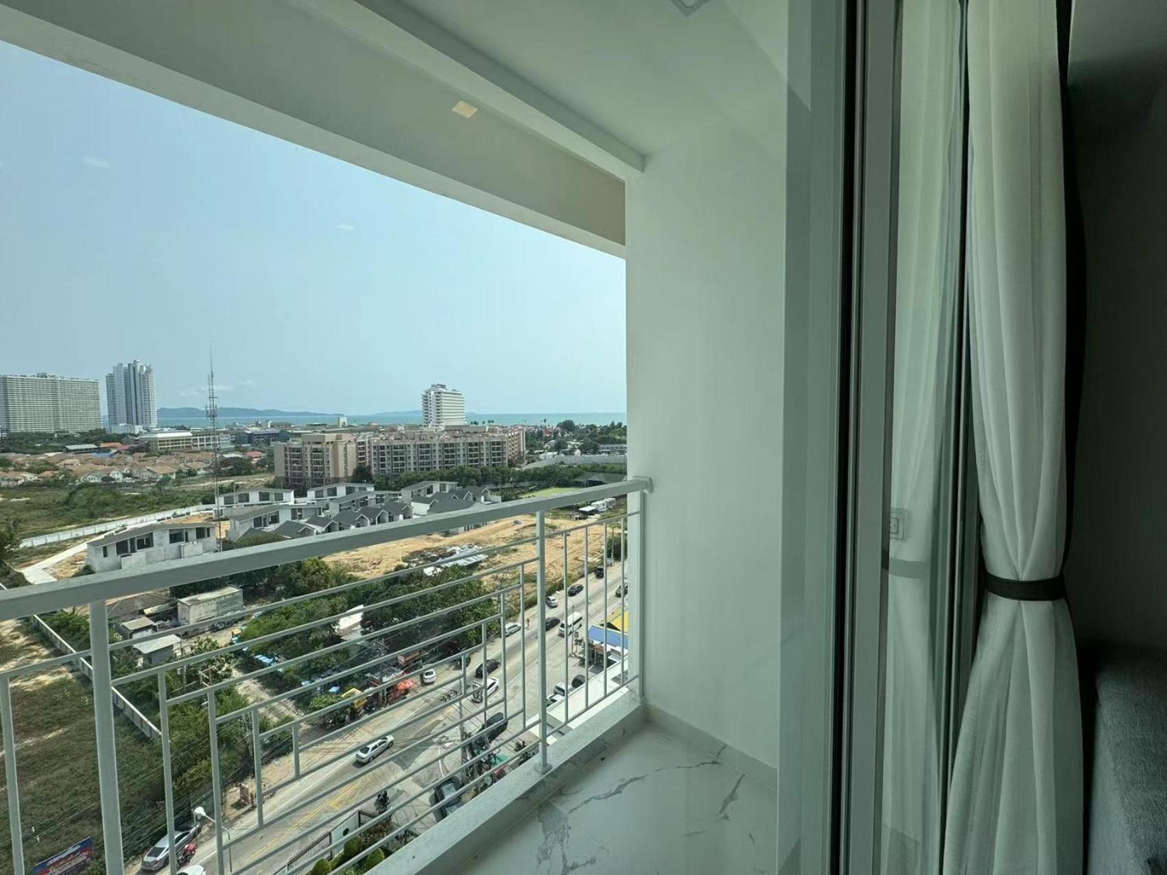 The Empire Chic Residence Jomtien & Yahaha Exteriör bild
